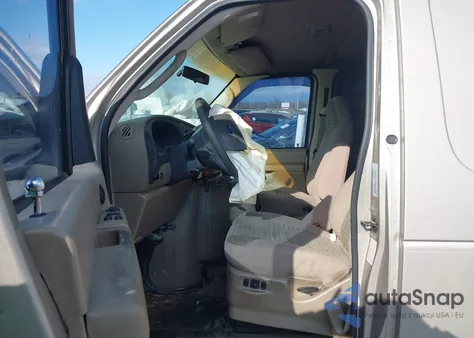 2003 Ford E-350 Super Duty Recreational z USA, uszkodzony, nr VIN 1FDSE34F83HB31267